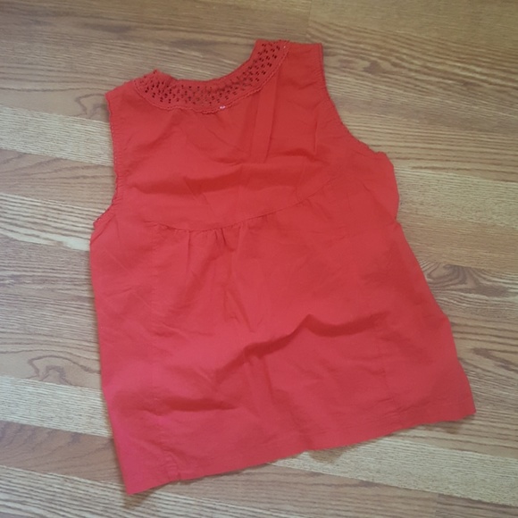 Cute coral colored cotton top w/crochet neckline - Picture 3 of 3